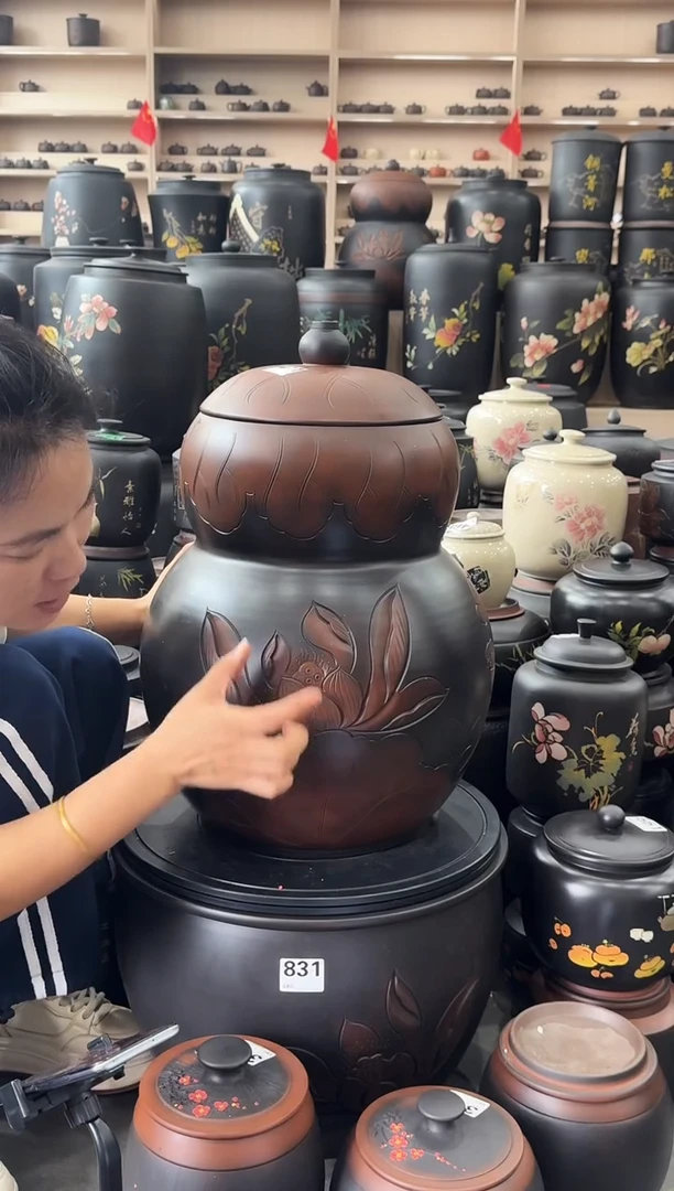 罐瑕疵茶缸高50cm浮雕葫芦  471