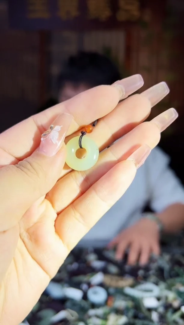 【闪购商品】和田玉颈饰未镶嵌 多样性发一