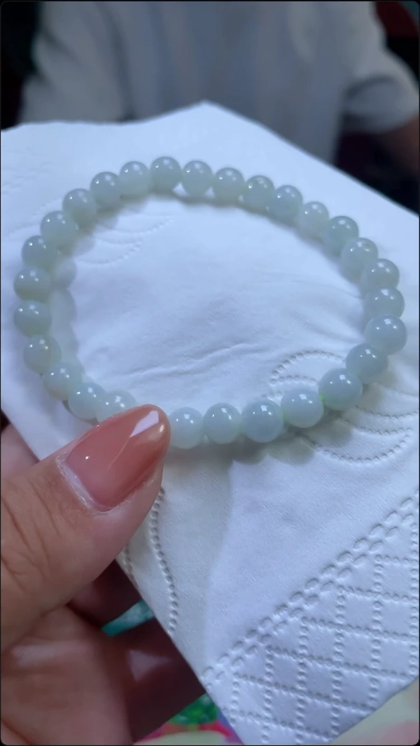 定制翡翠未镶嵌手串