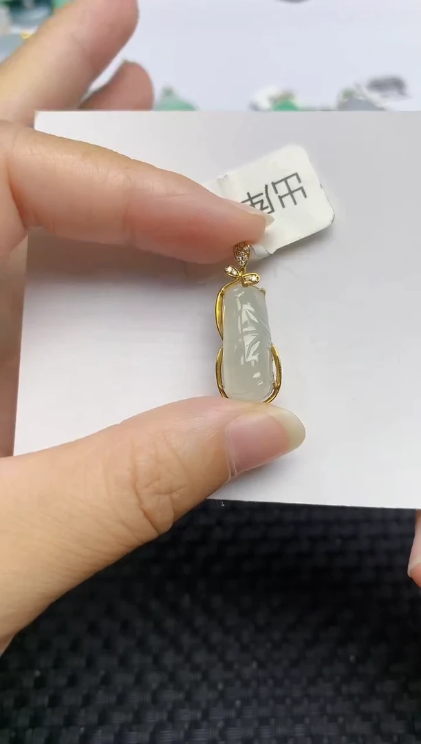 翡翠18K金镶嵌颈饰天然缅甸A货翡翠百元以上9元证书费自理