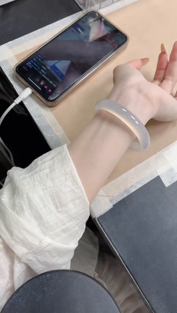 石英质玉手镯未镶嵌328-56.7荔枝