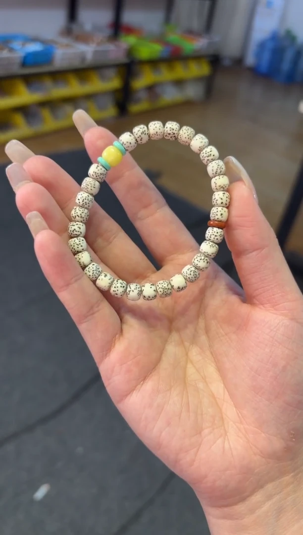 【闪购商品】蜜蜡手链未镶嵌   6*7河豚星月蜜蜡设计款