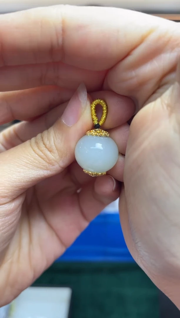 和田玉18K金镶嵌颈饰多样性发一件