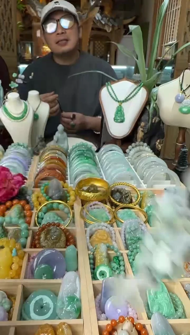 未镶嵌挂件翡翠挂件