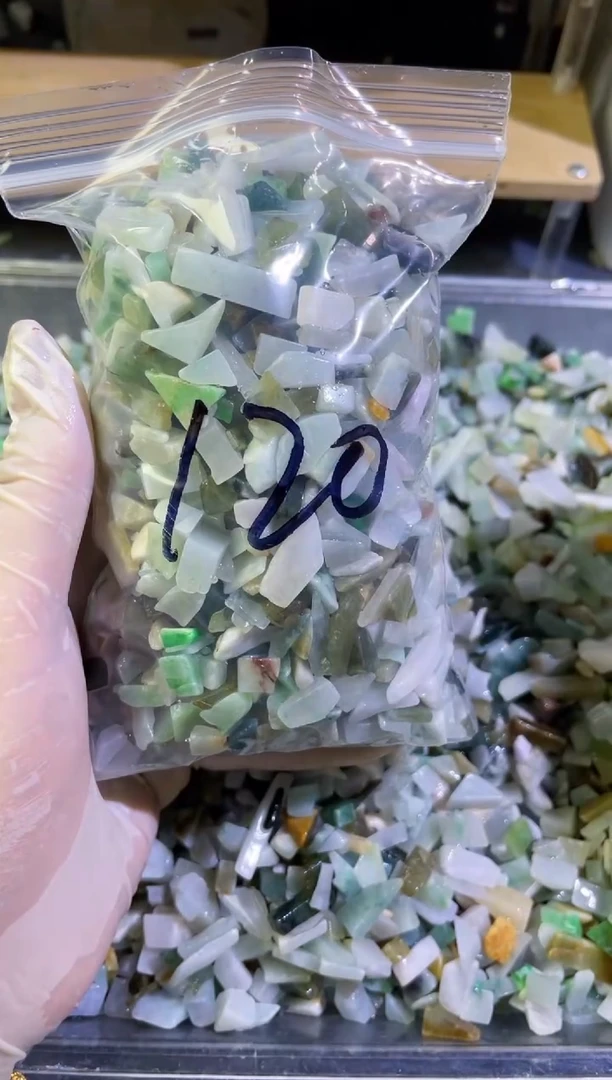 【闪购商品】翡翠颈饰未镶嵌天然翡翠迷你号500克120