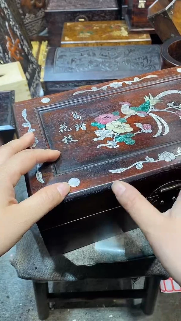 木木雕款大盒子一个