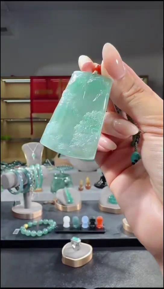 吊坠(不含链)未镶嵌翡翠山水牌