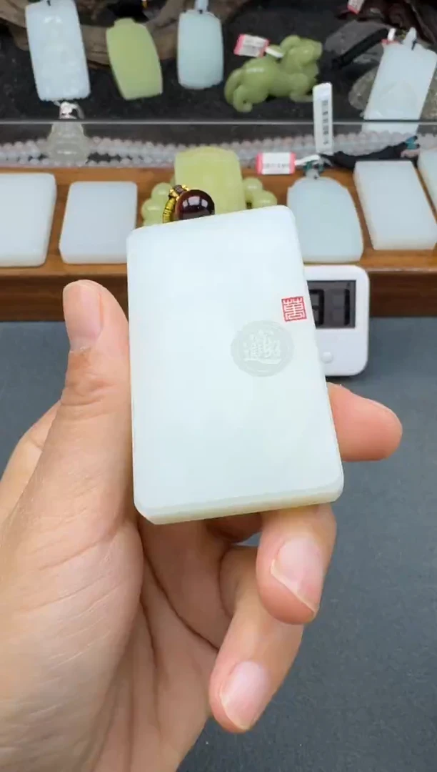 颈饰未镶嵌和田玉2