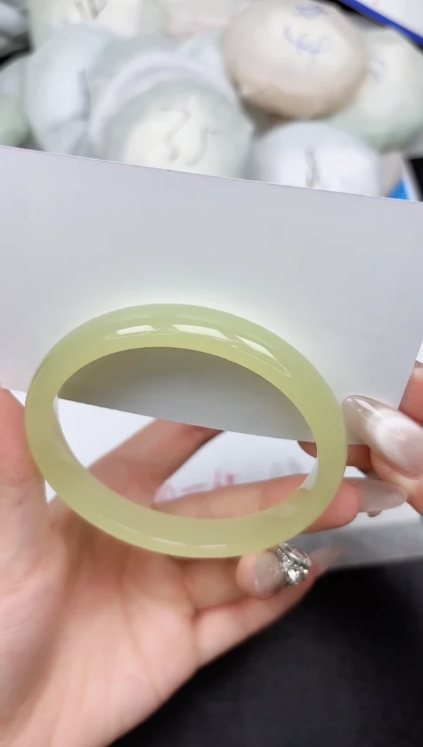 未镶嵌手镯石英质玉195-6263