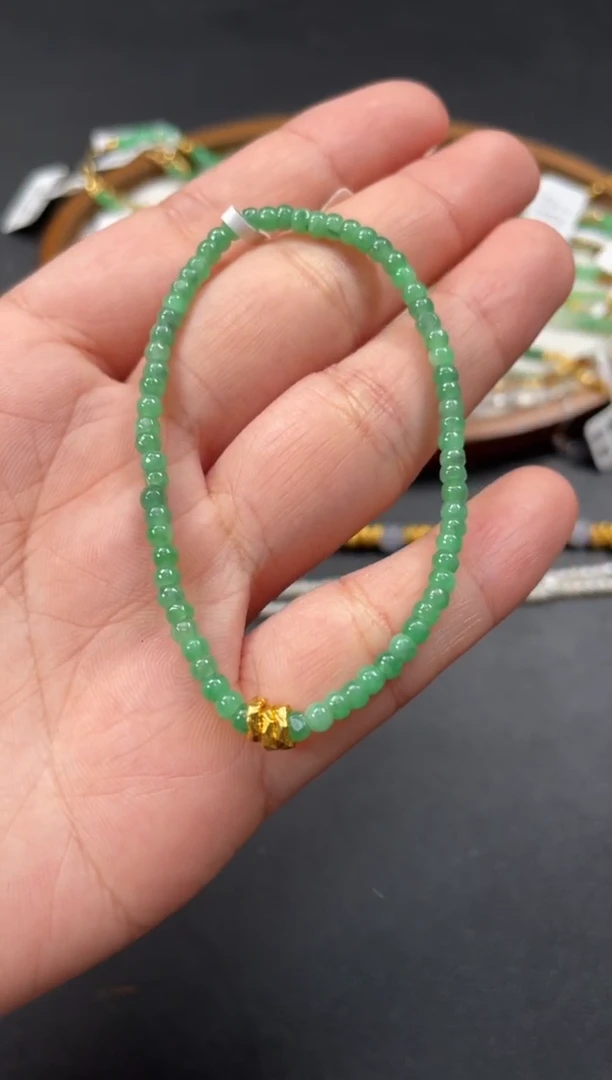 套链足金镶嵌翡翠一条  P562