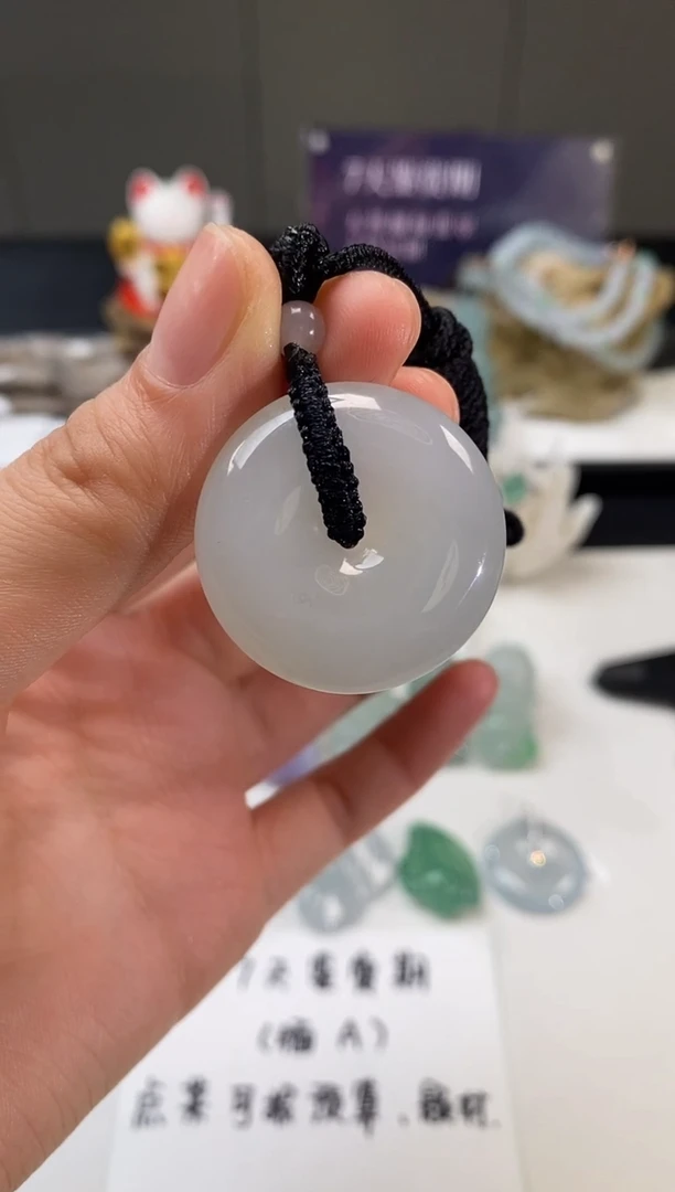 【闪购商品】翡翠颈饰未镶嵌扣子