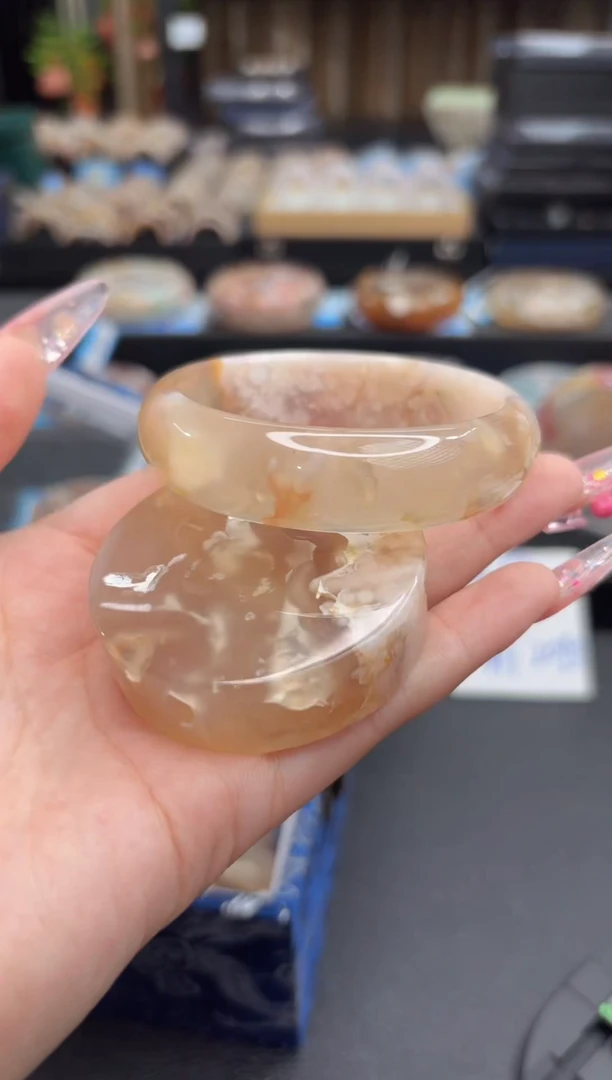 未镶嵌手镯石英质玉188(55圈赠送镯心)