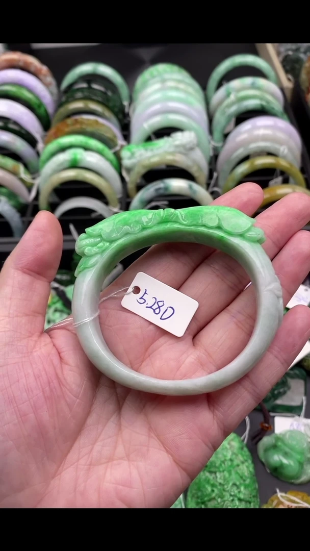 翡翠手镯未镶嵌贵妃5.28D