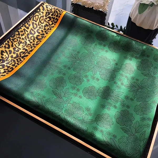 【祖母绿】90*90百搭丝巾春夏新款绿色高档百搭气质围脖