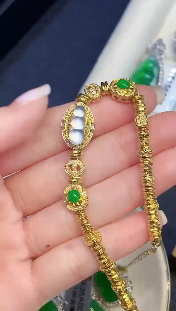 18K金镶嵌手链翡翠多样性发其一