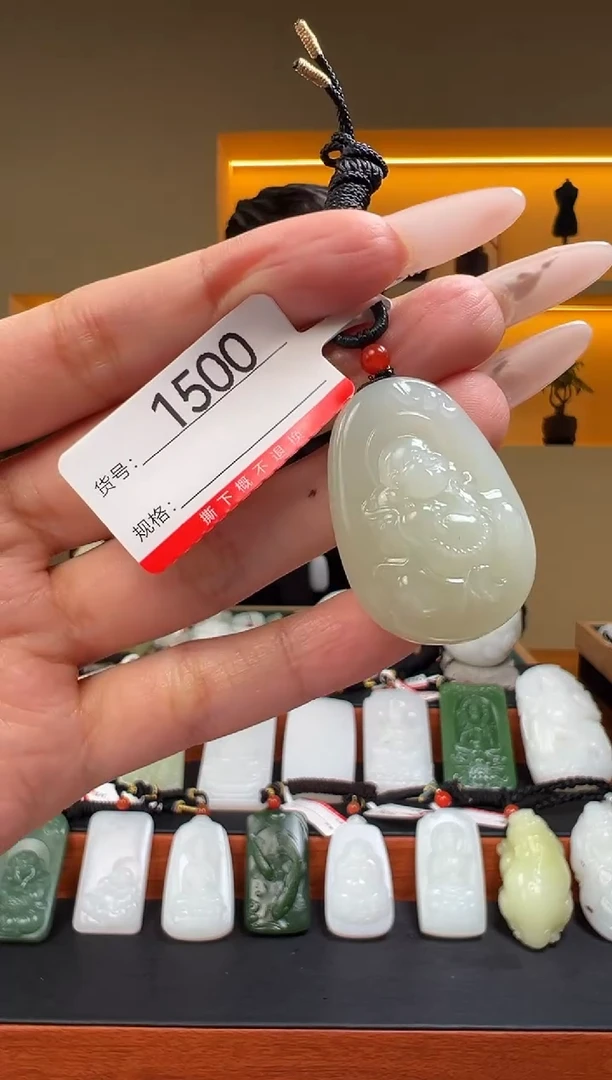 颈饰未镶嵌和田玉1