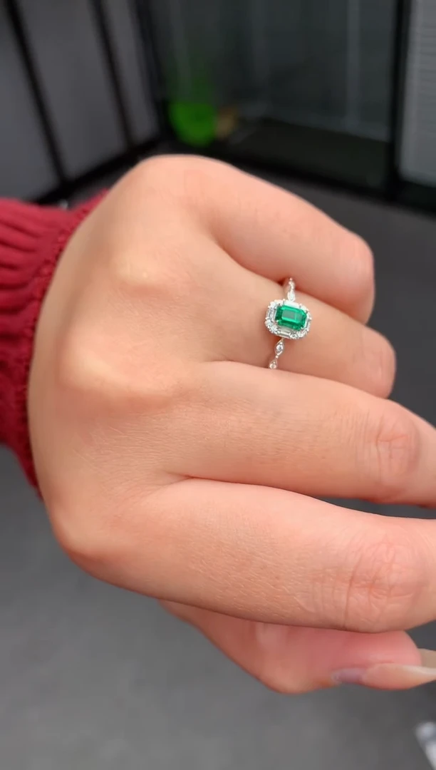 【闪购商品】祖母绿戒指18K金镶嵌38分祖母绿戒指
