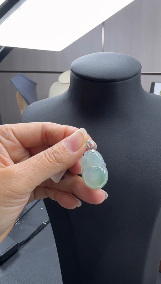 【闪购商品】翡翠颈饰18K金镶嵌YM-119-13葫芦