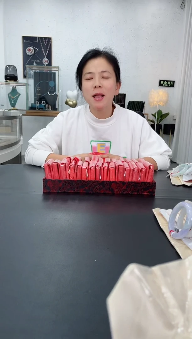 【闪购商品】翡翠手镯未镶嵌天然翡翠A货