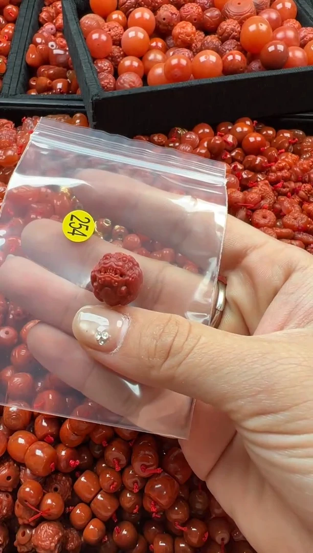 【闪购商品】南红玛瑙颈饰未镶嵌1