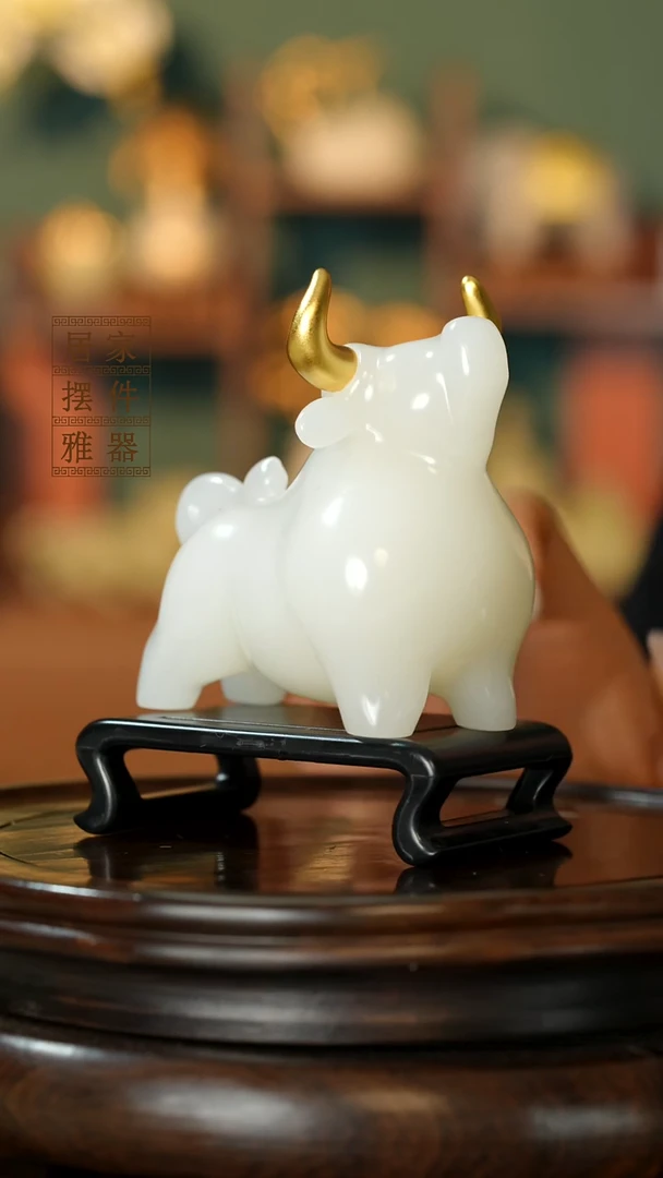 玉《牛气冲天》摆件
