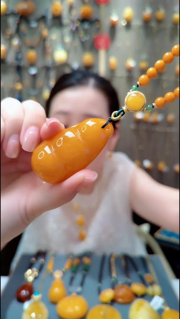 蜜蜡未镶嵌珠宝奇石﹣D722蜜蜡吊坠四季豆
