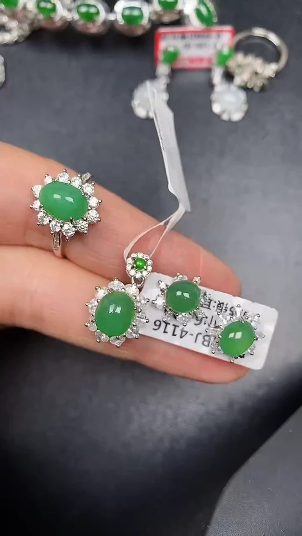 银S925镶嵌戒指翡翠1250