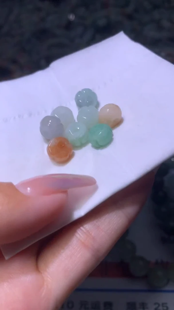 翡翠未镶嵌颈饰MXX016858