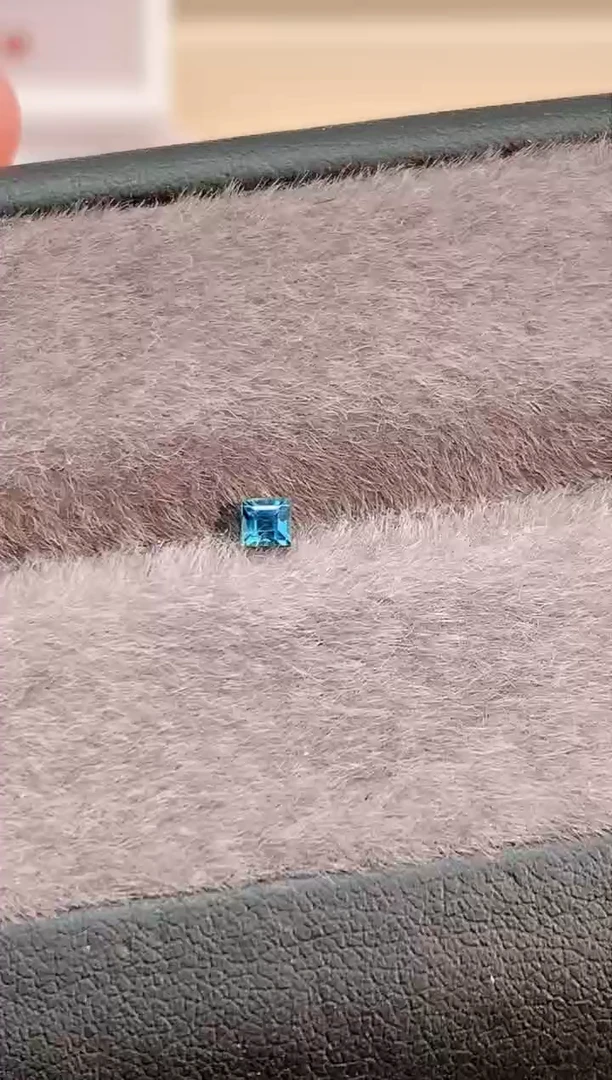 裸石蓝宝石9.9天然蓝宝石卡3mm