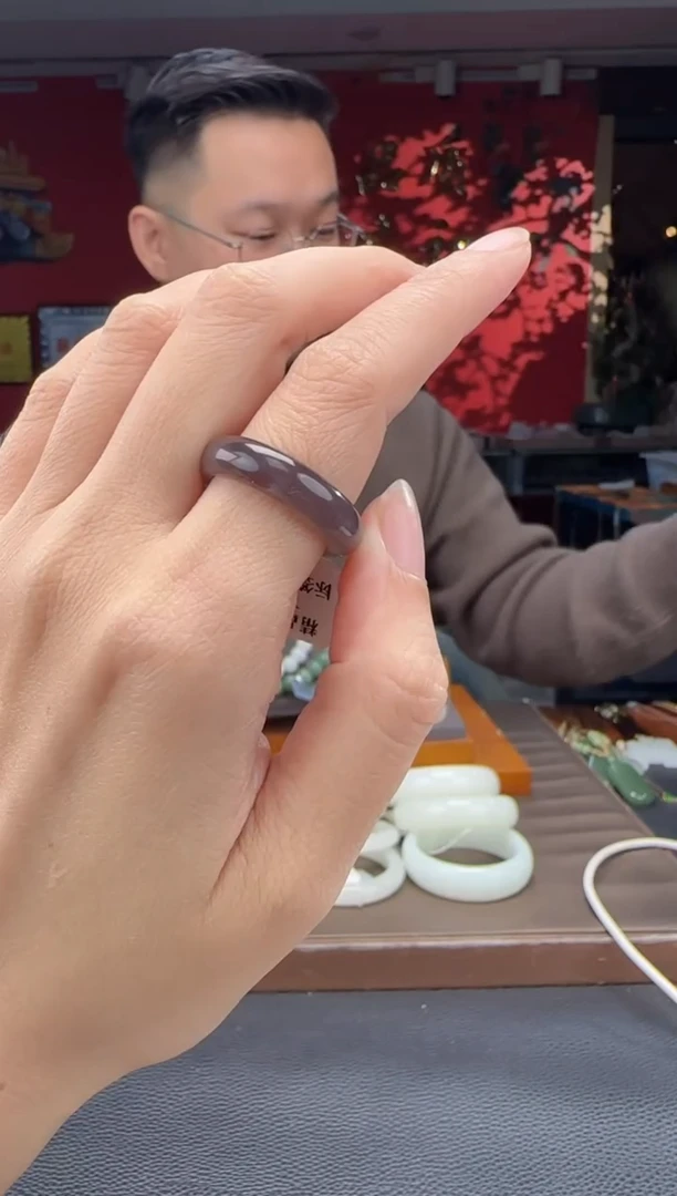 颈饰未镶嵌和田玉烟紫戒圈