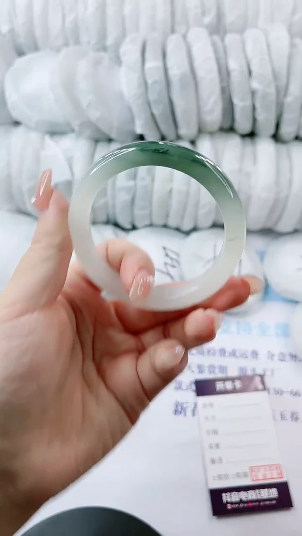 【闪购商品】石英质玉手镯未镶嵌0817028918-多样性发货