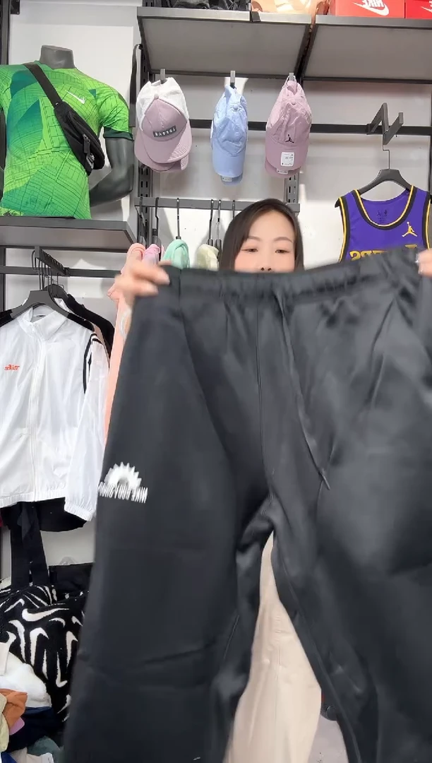 1570   编码 瑕疵款直播间过款为准 尺码