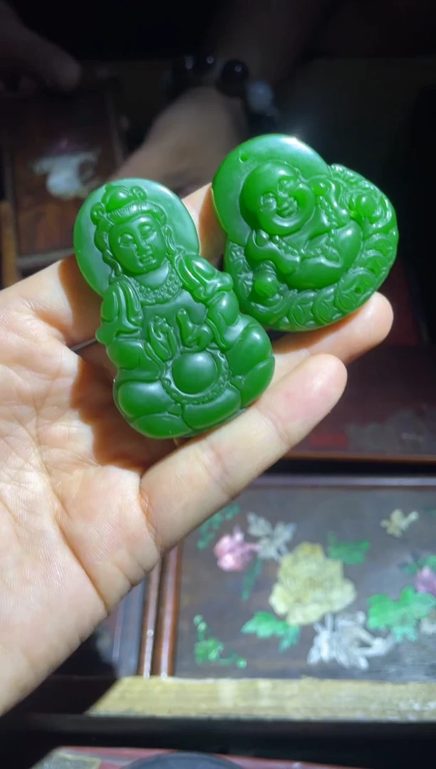 和田玉未镶嵌颈饰菠菜绿观音弥勒佛一套给