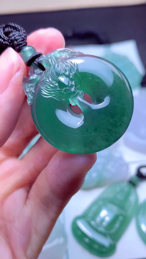 颈饰未镶嵌翡翠天然A货翡翠