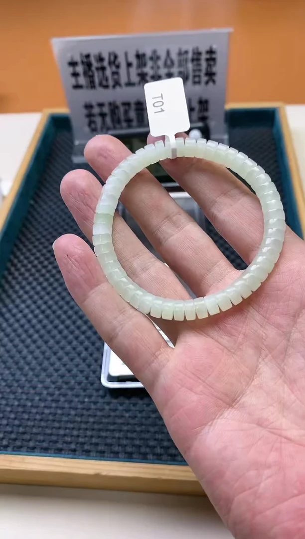 【闪购商品】和田玉其它未镶嵌多样性发货一个