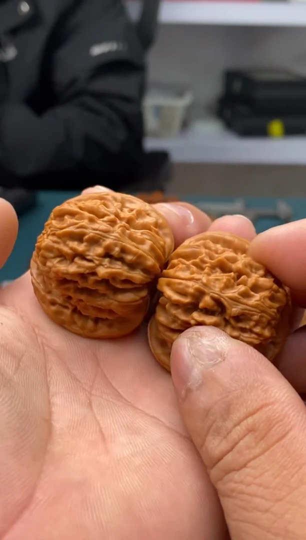 把件文玩核桃囧三个盒子