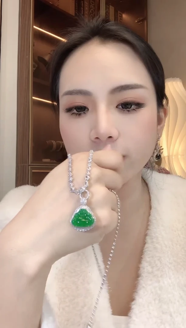 【闪购商品】翡翠吊坠(不含链)18K金镶嵌C11