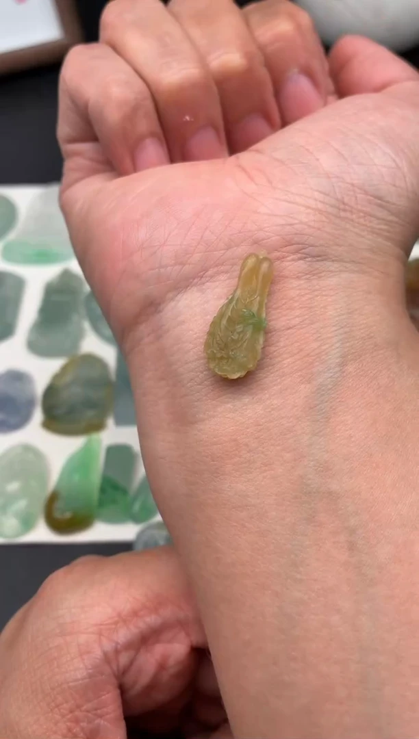 未镶嵌定制翡翠翡翠