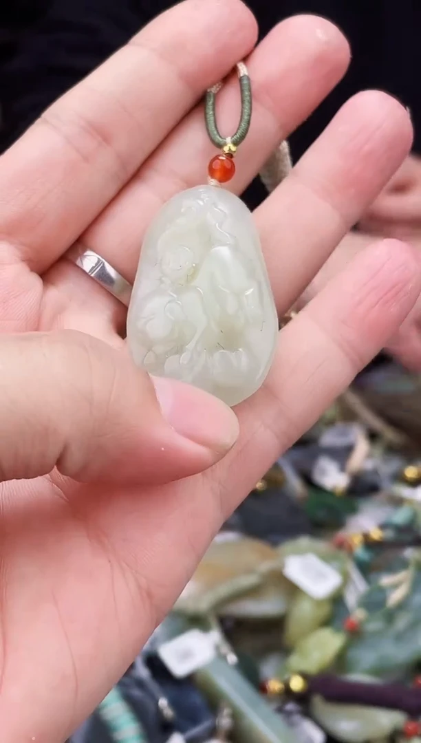 颈饰未镶嵌和田玉1