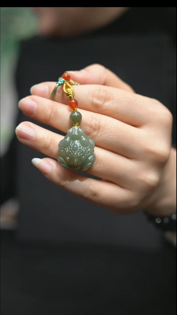 颈饰未镶嵌和田玉呱呱来财