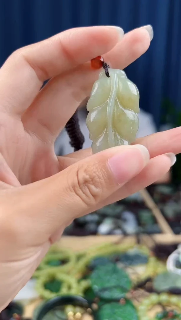 和田玉未镶嵌挂件AA拍一发一，多样性发货