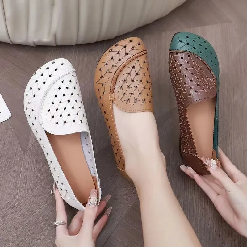 2025新款凉鞋夏季镂空舒适妈妈透气真皮防滑洞洞平底软底休闲女鞋