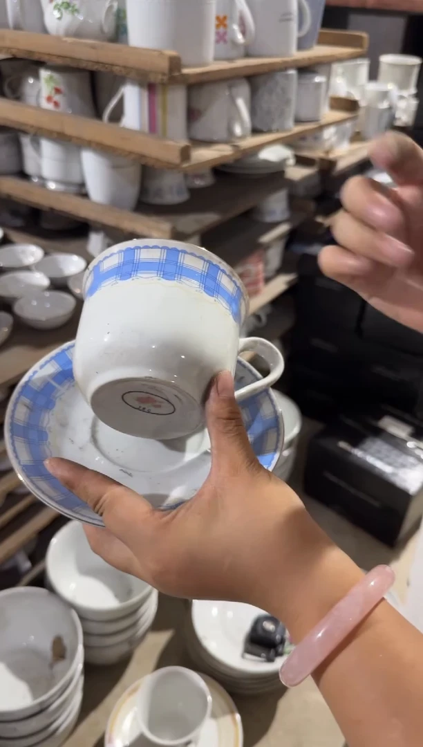 摆件一杯一碟微瑕请慎拍