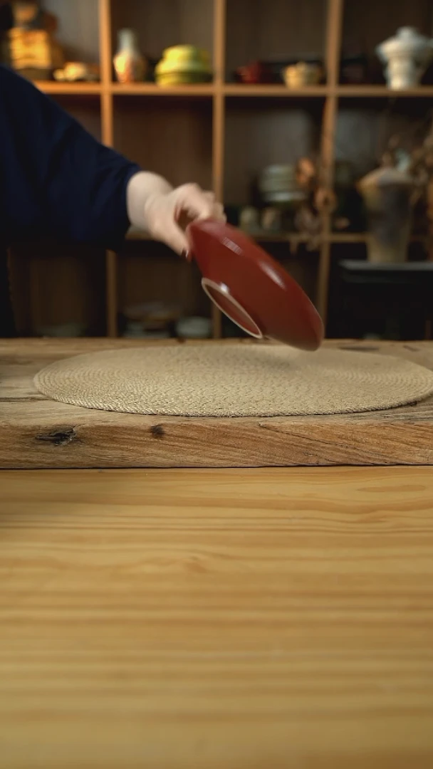 复古红色系列的7英寸收口盘1个