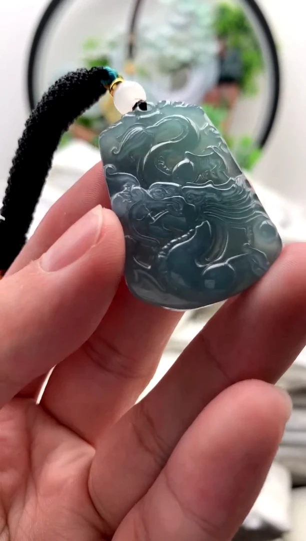 【闪购商品】翡翠颈饰未镶嵌小龙牌【品质一般能接受再拍】