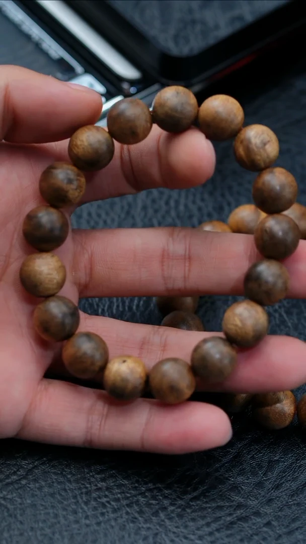 【闪购商品】沉香手串柬埔寨棋楠种1.3单圈16g+多样式发一