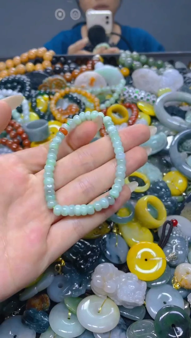 颈饰未镶嵌翡翠5MM/ J /翡翠A货，一件也是批发价