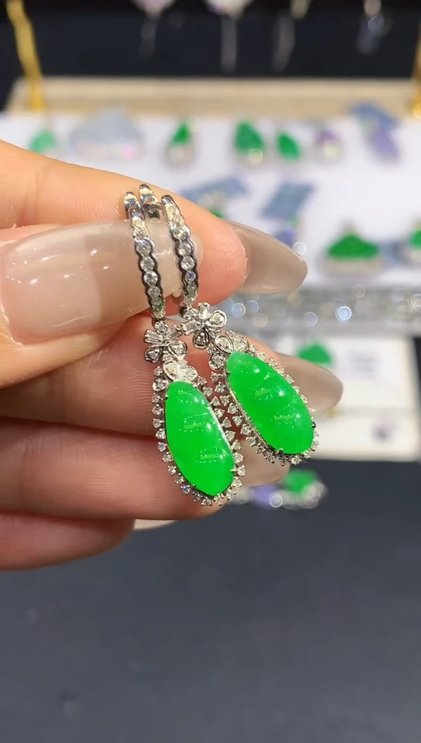 翡翠18K金镶嵌耳饰YS127511多样性发其一