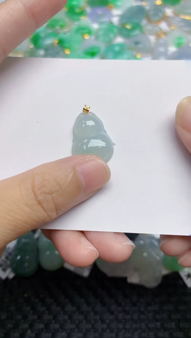 翡翠未镶嵌颈饰天然翡翠A货