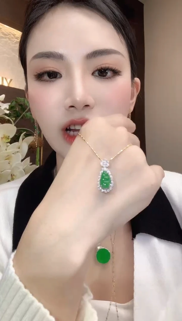 吊坠(不含链)18K金镶嵌翡翠A36